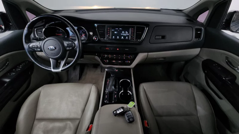 Kia Carnival