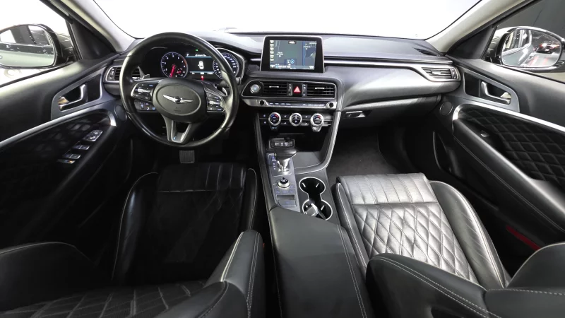 Genesis G70