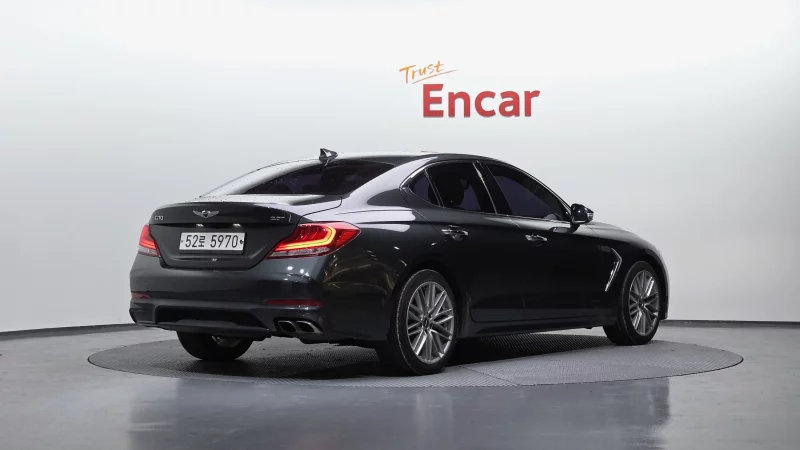 Genesis G70