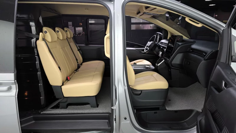 Hyundai Staria