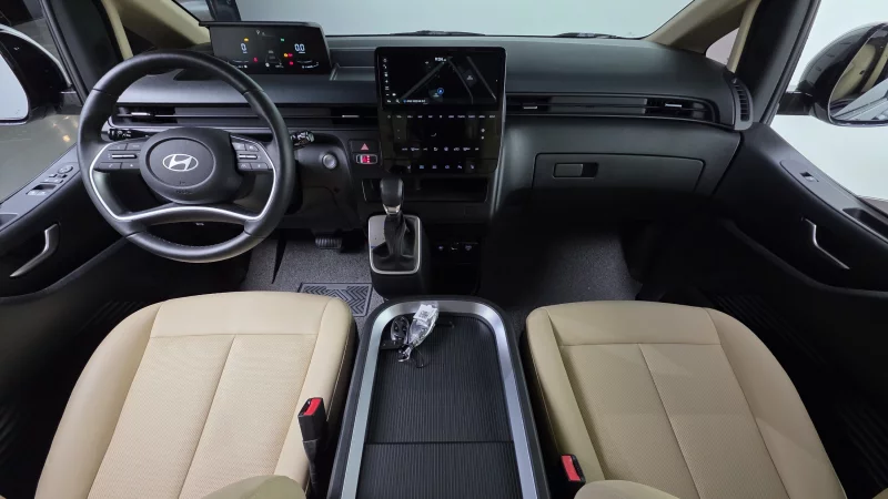 Hyundai Staria