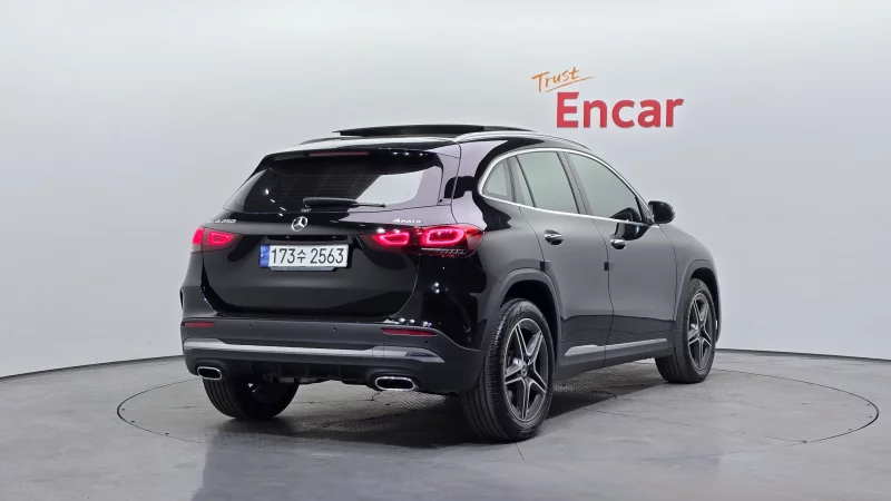 Mercedes-Benz GLA-Class