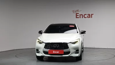 Infiniti Q30