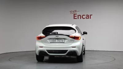 Infiniti Q30