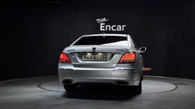 Hyundai Equus