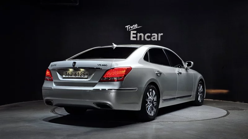 Hyundai Equus