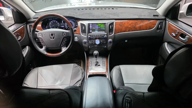 Hyundai Equus