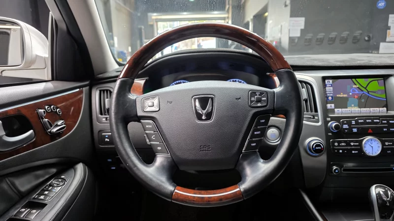 Hyundai Equus
