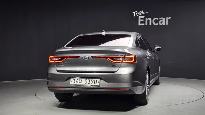 Renault SM6