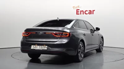Renault SM6