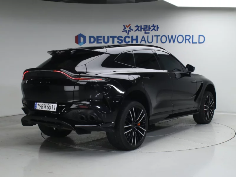 Aston Martin DBX