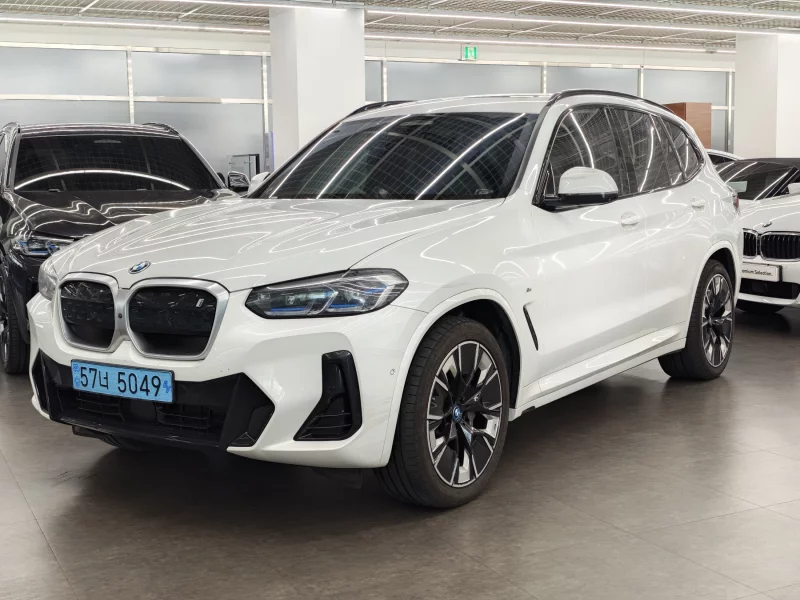 BMW iX3