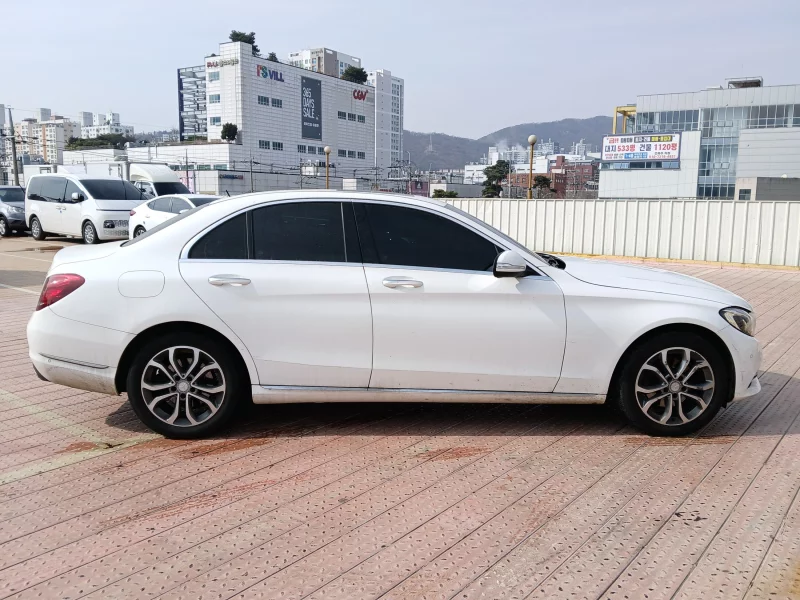 Mercedes-Benz C-Class