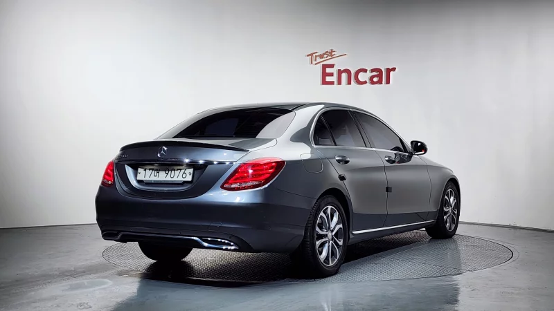 Mercedes-Benz C-Class