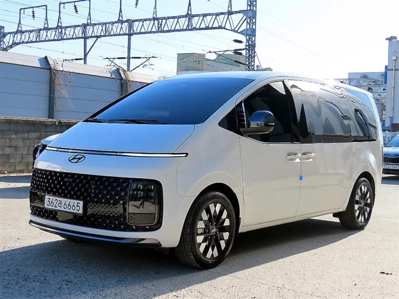 Hyundai Staria