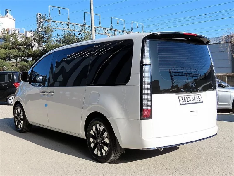 Hyundai Staria