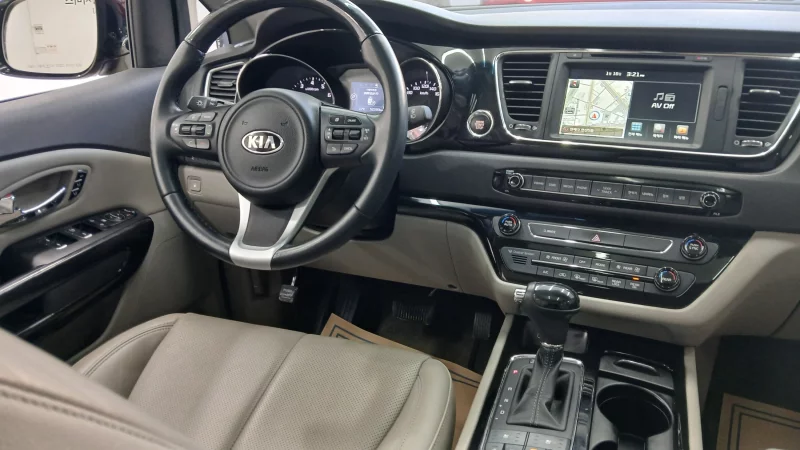 Kia Carnival
