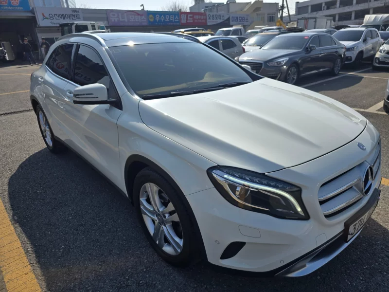 Mercedes-Benz GLA-Class