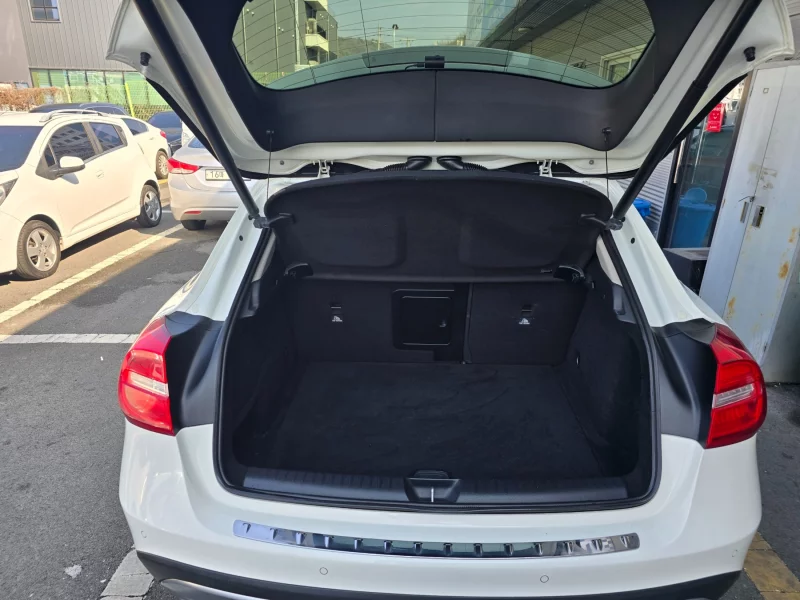 Mercedes-Benz GLA-Class