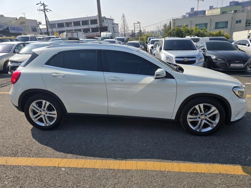 Mercedes-Benz GLA-Class