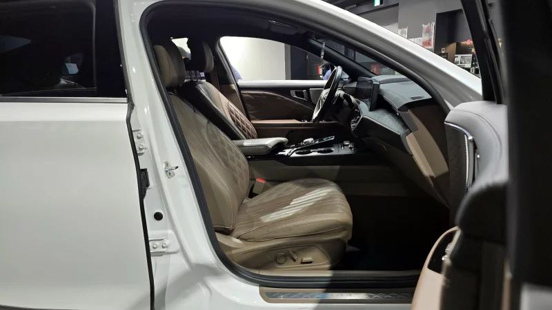 Kia K8