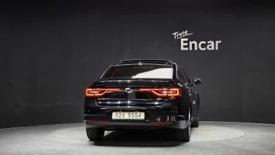 Renault SM6