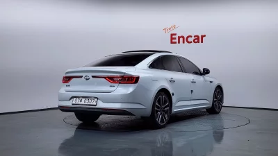 Renault SM6