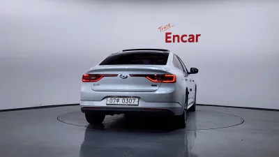 Renault SM6
