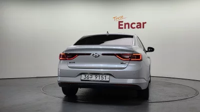Renault SM6