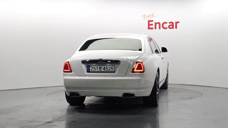 Rolls-Royce GHOST