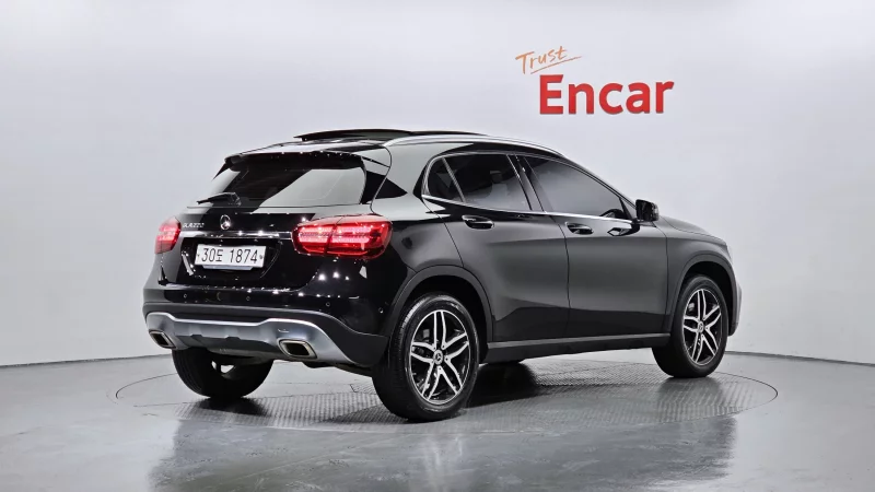 Mercedes-Benz GLA-Class
