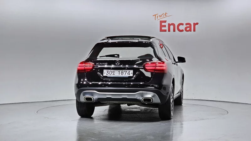 Mercedes-Benz GLA-Class