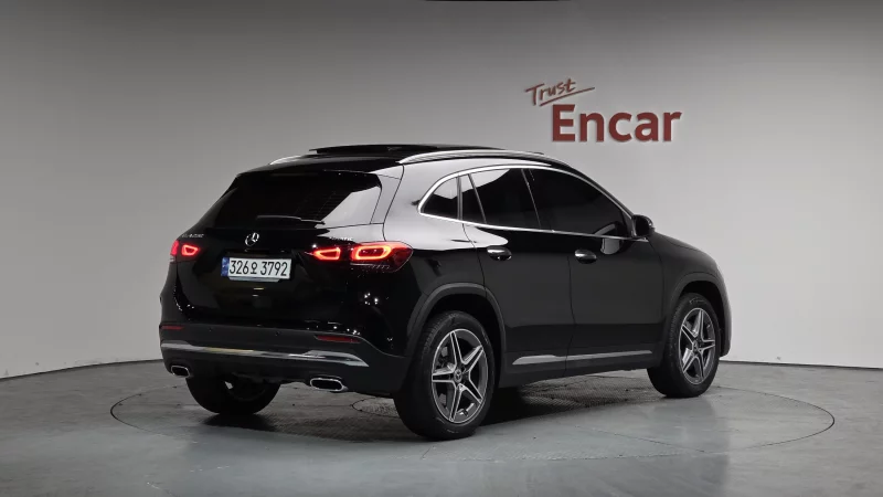 Mercedes-Benz GLA-Class