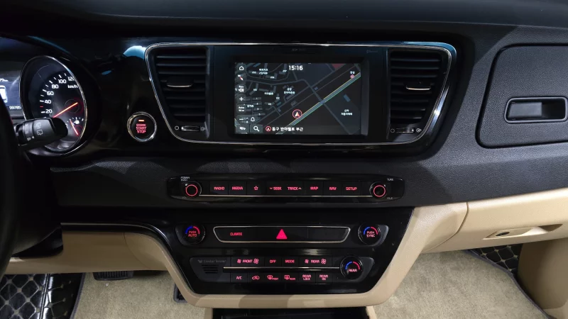Kia Carnival