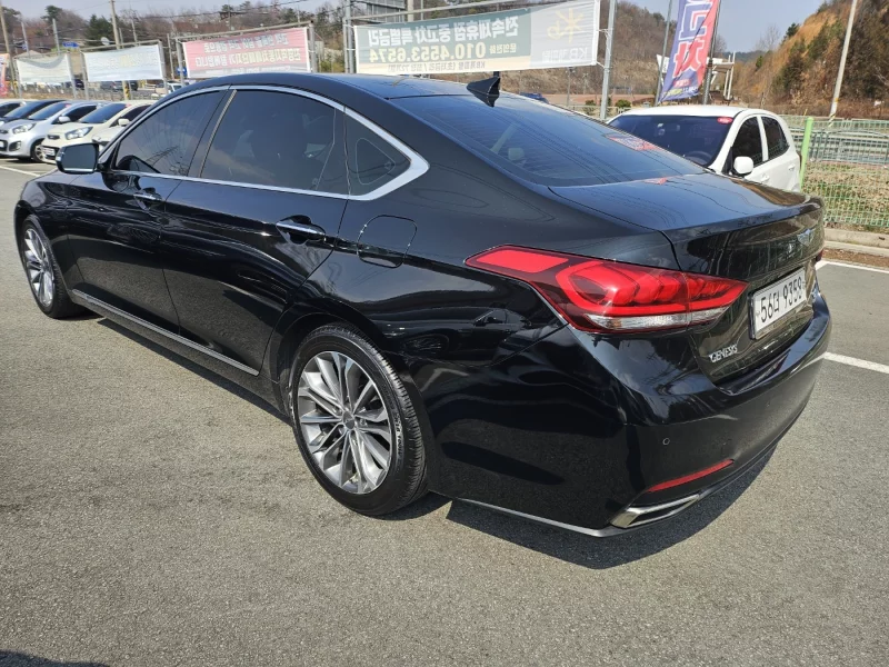 Hyundai Genesis