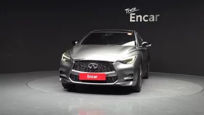 Infiniti Q30