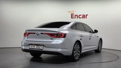 Renault SM6