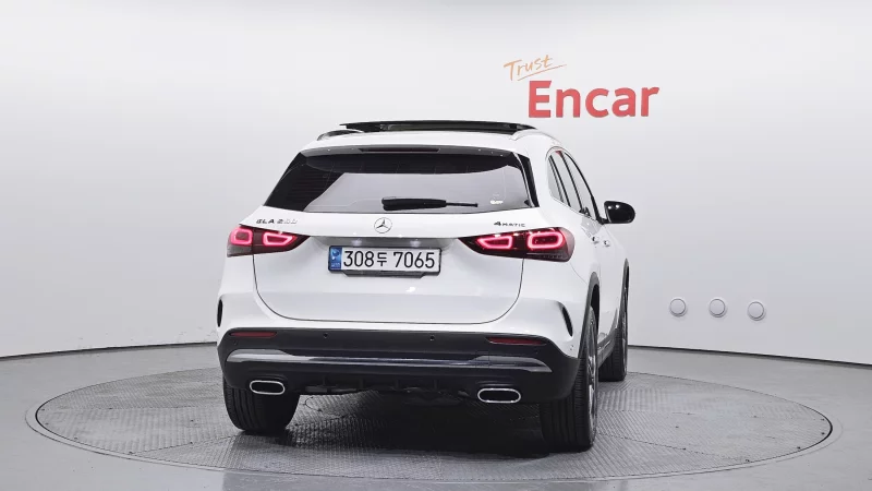 Mercedes-Benz GLA-Class
