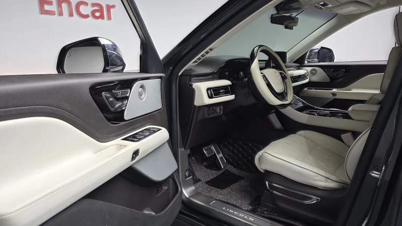 Lincoln Aviator