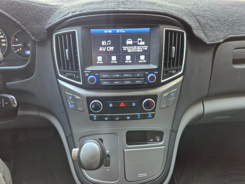 Hyundai Grand Starex