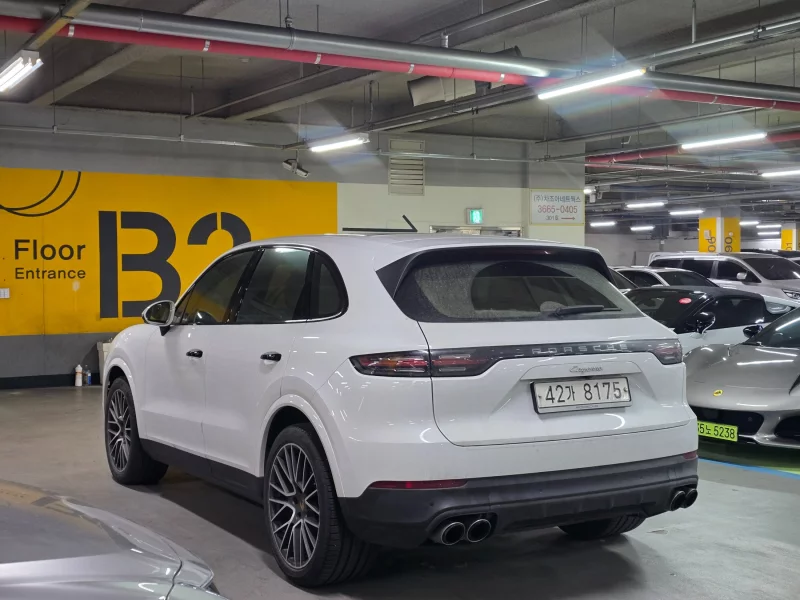 Porsche CAYENNE