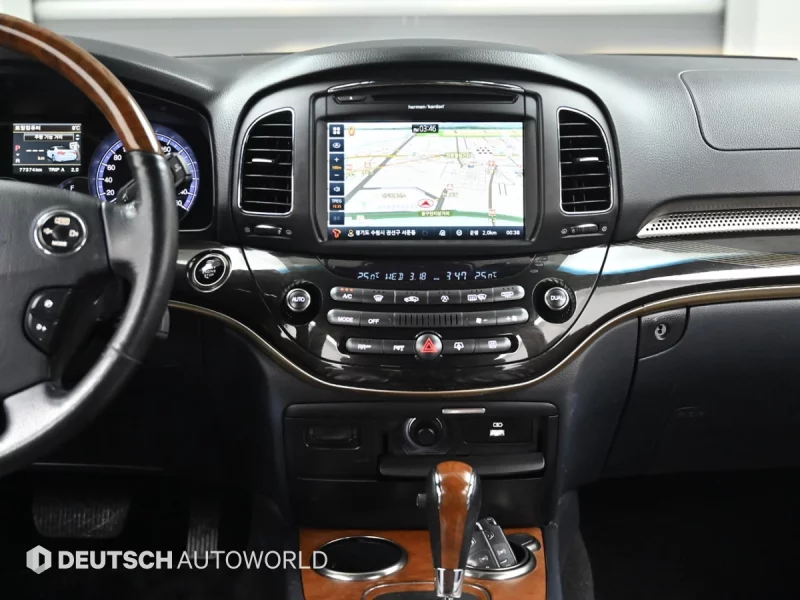 SsangYong Chairman W