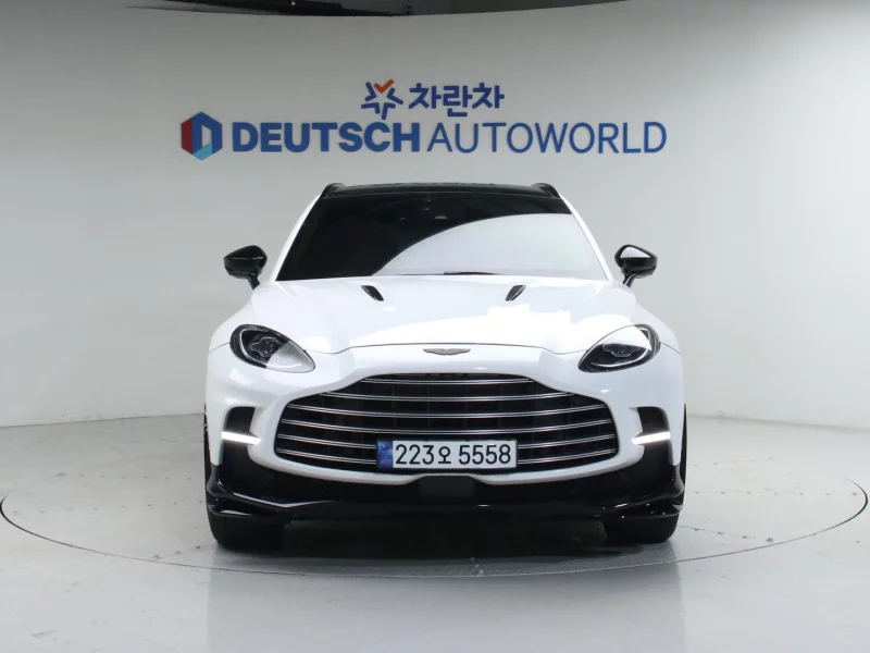 Aston Martin DBX