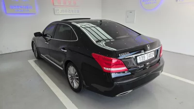 Hyundai Equus