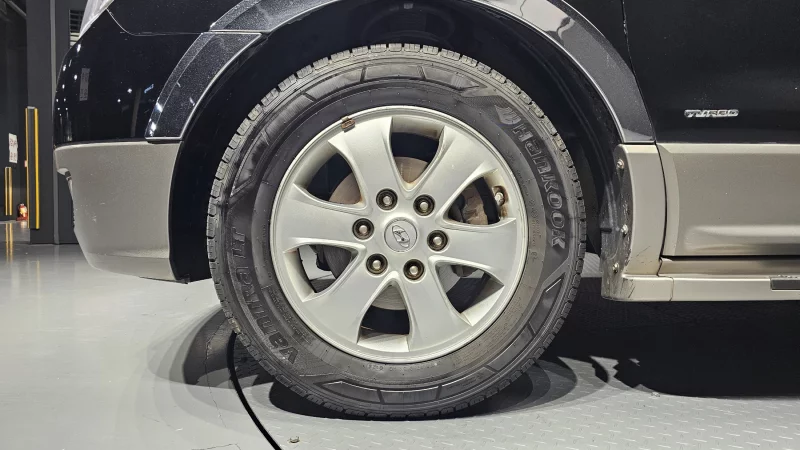 Hyundai Grand Starex