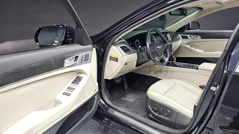 Hyundai Genesis