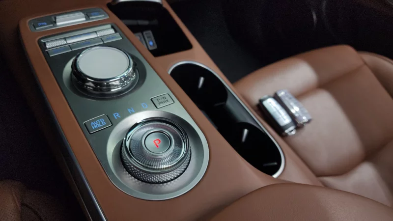 Genesis GV70