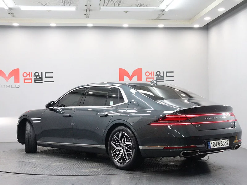Genesis G90