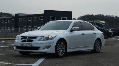 Hyundai Genesis
