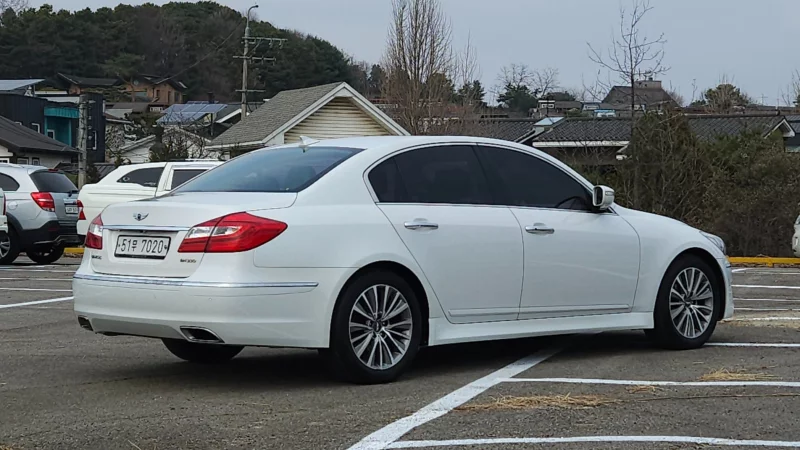 Hyundai Genesis